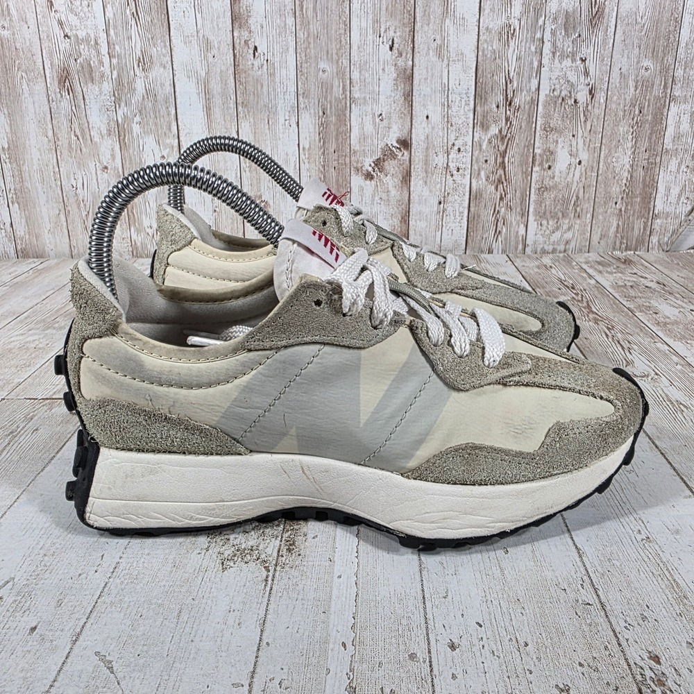 New Balance 327 Womens‎ Sea Salt Moonbeam Suede Sneakers WS327UF Size 5.5